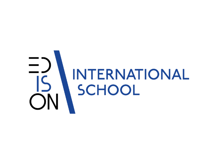 logo international school